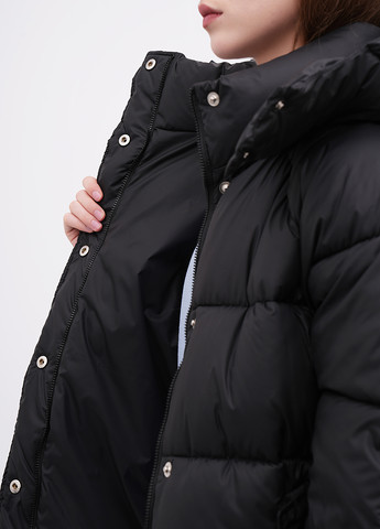 Черная зимняя куртка EQUILIBRI