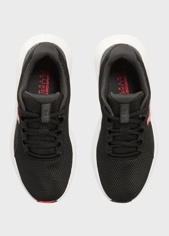 Черные всесезонные кроссовки Under Armour