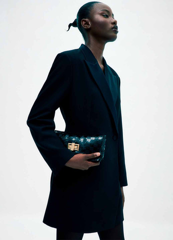 Черное кэжуал платье платье-жакет H&M однотонное