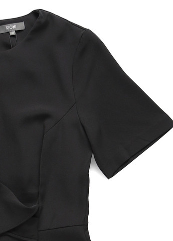 Черное кэжуал платье на запах Kiomi однотонное