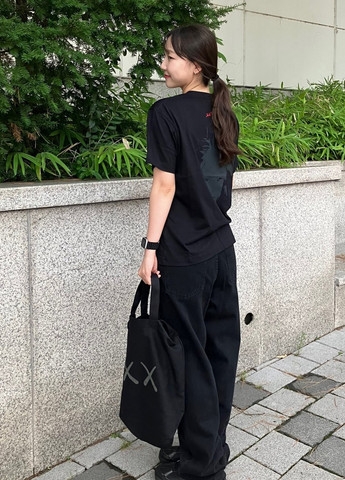 Черная футболка Uniqlo