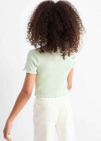 Фисташковая летняя футболка C&A