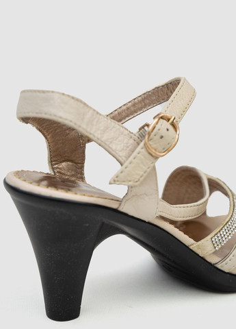 Светло-бежевые босоножки Bee с ремешком со стразами