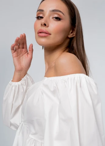 Біла блуза з баскою Icon