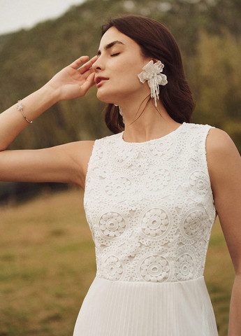 Молочное праздничный платье клеш, с открытыми плечами, плиссированное SHEIN однотонное