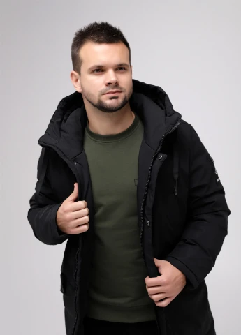 Чорна зимня куртка Remain