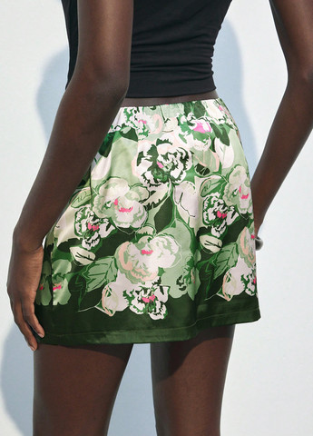 Зеленая кэжуал цветочной расцветки юбка SHEIN а-силуэта (трапеция)