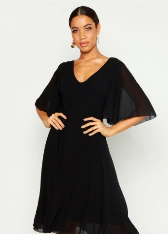 Черное платье Boohoo