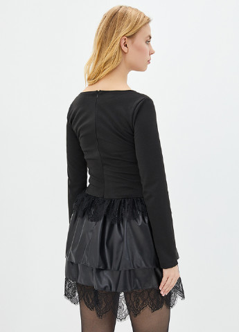 Чорна коктейльна плаття, сукня а-силует Podium