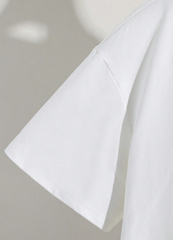 Белая летняя футболка SHEIN