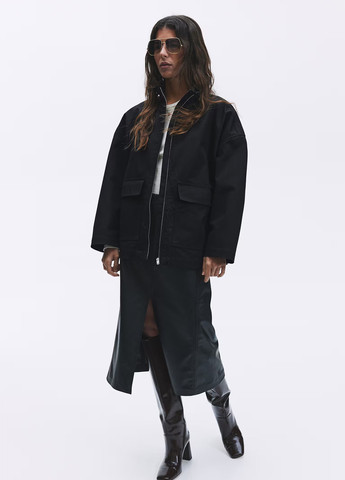 Черная демисезонная куртка H&M