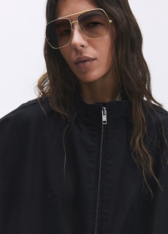 Черная демисезонная куртка H&M