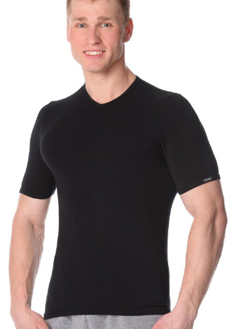 Черная футболка мужская new high emotion черный 531 Cornette