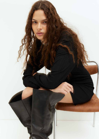 Чорна кежуал сукня силуетна H&M однотонна