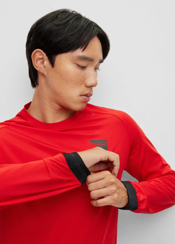 Красный демисезонный спортивный лонгслив Hugo Boss с логотипом