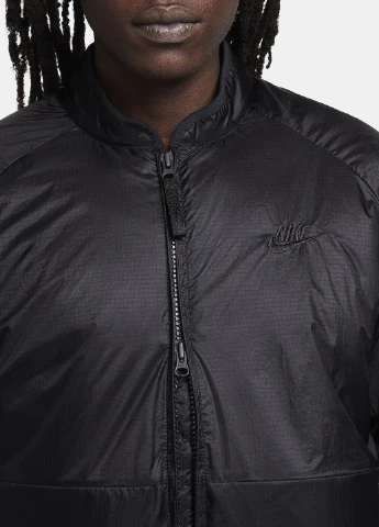 Чорна демісезонна куртка fb7858-010 Nike SPORTSWEAR TECH THERMA-FIT LOOSE INSULATED