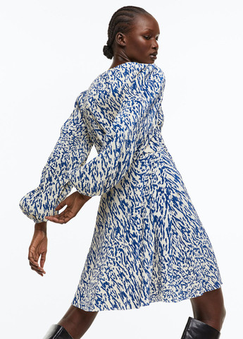 Комбинированное кэжуал платье на запах, плиссированное H&M с рисунком