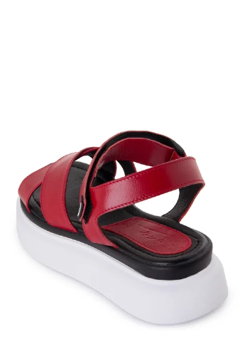Красные босоножки Footstep