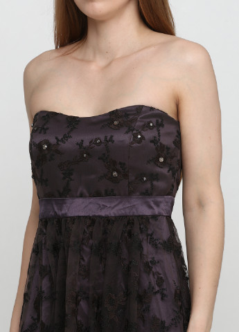 Сливовое коктейльное платье с открытыми плечами, бэби долл Vera Mont с цветочным принтом