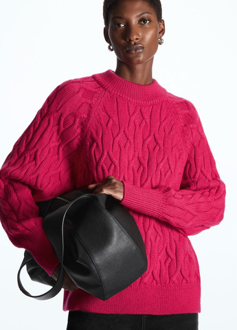 Фуксиновий (колору Фукія) зимовий светр джемпер Cos