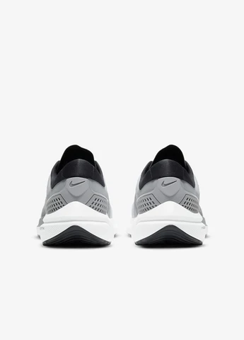 Сірі кросівки всесезон Nike Air Zoom Vomero