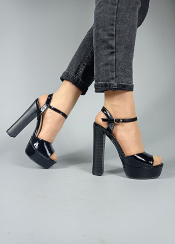 Черные босоножки Kamengsi