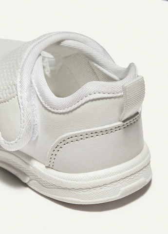 Білі осінні кросівки SHEIN