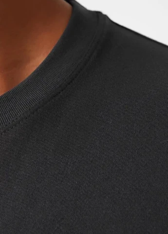 Черная футболка 62979-981 Helly Hansen NORD GRAPHIC T-SHIRT