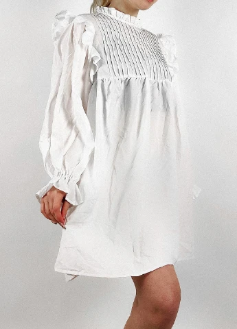 Білий кежуал сукня а-силует PrettyLittleThing однотонна