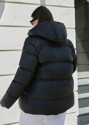 Черная зимняя куртка SHEIN