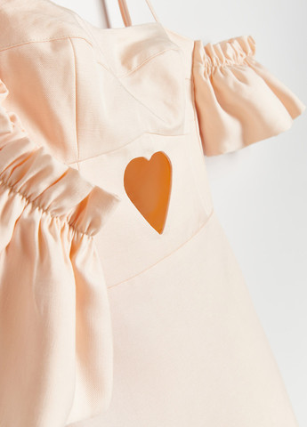 Светло-розовое кэжуал, коктейльное платье с открытыми плечами Reserved однотонное