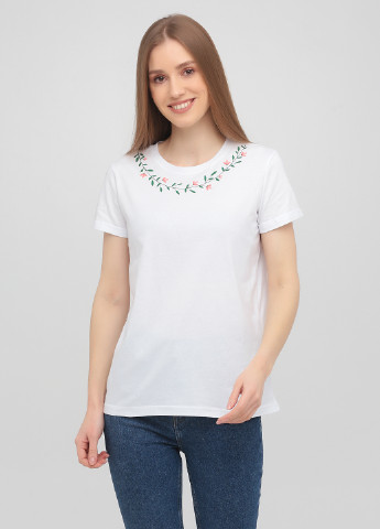 Белая летняя футболка базовая, цветочный орнамент KASTA design