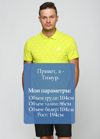 Салатовая футболка-поло для мужчин Peak с надписью