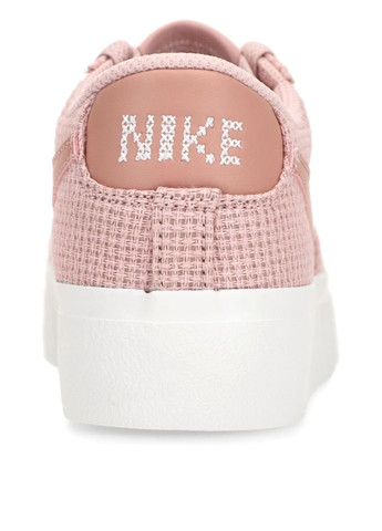 Рожеві осінні кросівки Nike