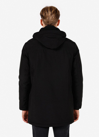 Чорна зимня куртка Colin's