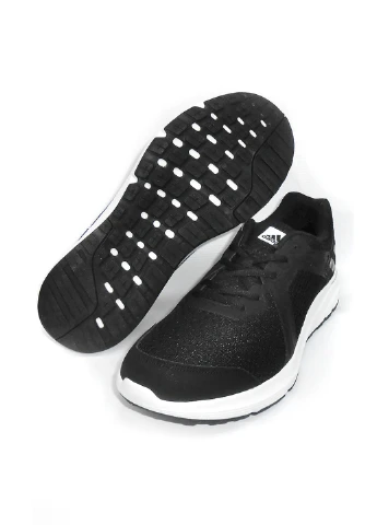 Черные всесезонные кроссовки adidas