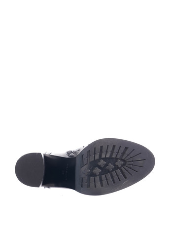 Осенние ботинки Luciano Carvari с заклепками