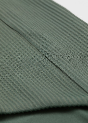 Зеленые купальные трусики-плавки однотонные H&M