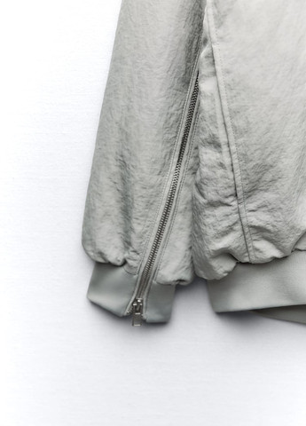 Світло-сірий демісезонний Бомбер Zara