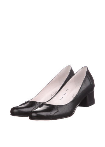 Черные женские кэжуал туфли с перфорацией на среднем каблуке - фото