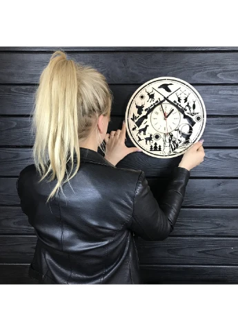 Дизайнерський круглий годинник «Охота» 7Arts (253566643)