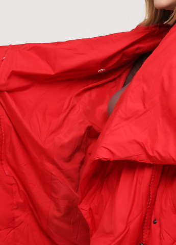 Красная зимняя куртка Tongcoi