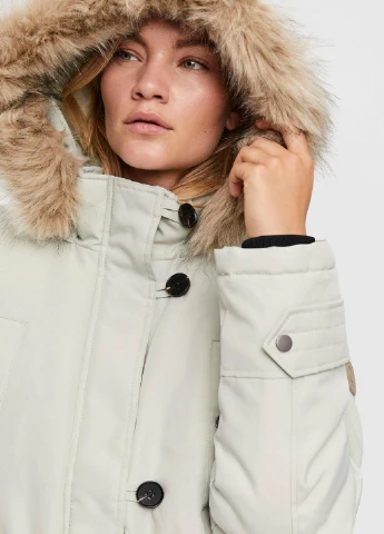 Світло-сіра демісезонна куртка Vero Moda
