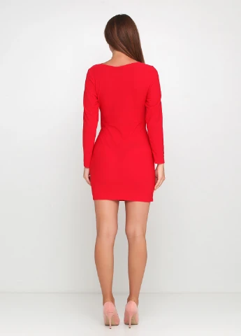 Красное коктейльное платье PrettyLittleThing однотонное