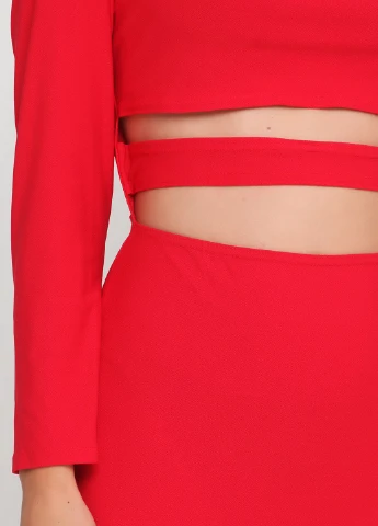 Красное коктейльное платье PrettyLittleThing однотонное
