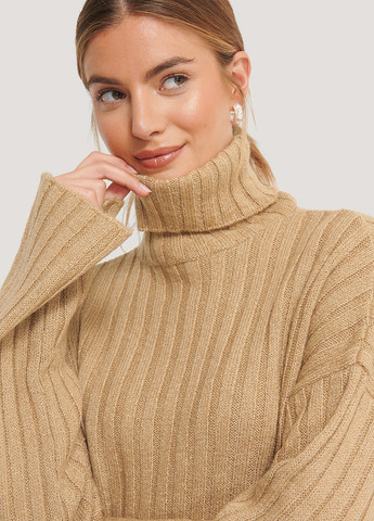 Бежевий зимовий светр NA-KD