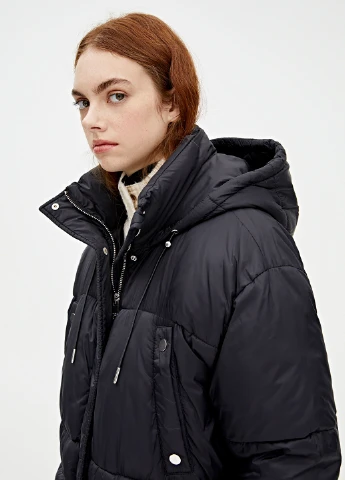 Чорна зимня куртка Pull&Bear
