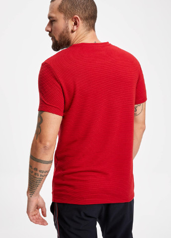 Светло-красная летняя футболка DeFacto