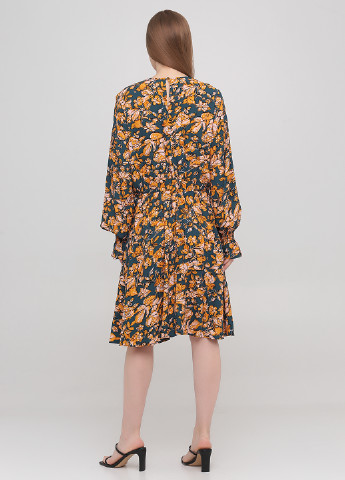 Комбинированное кэжуал платье клеш Minimum с цветочным принтом