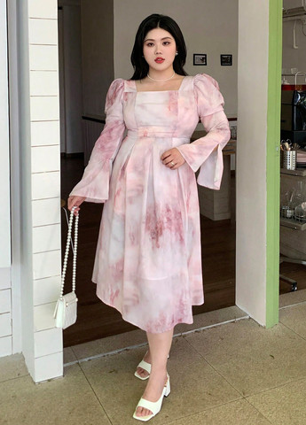 Светло-розовое кэжуал платье клеш SHEIN с цветочным принтом